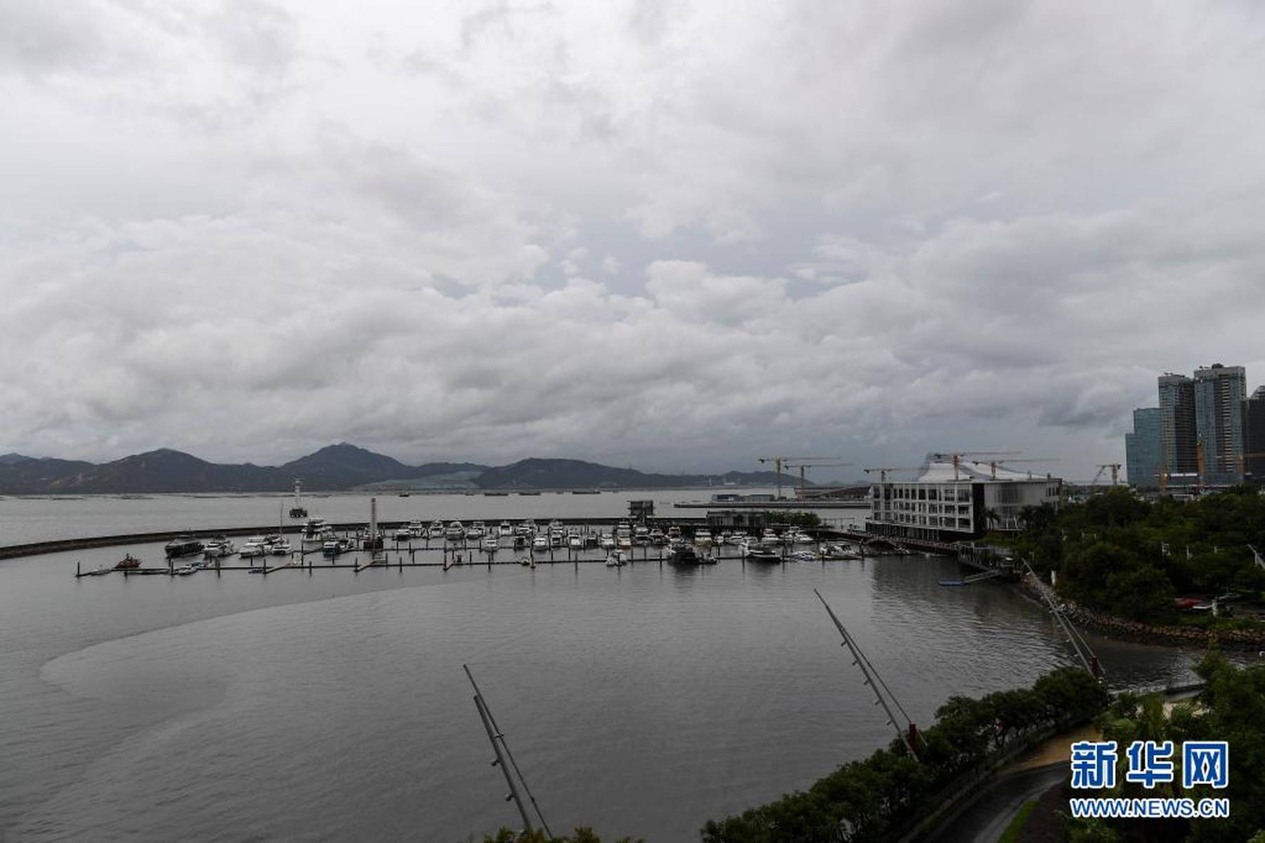 最新台风浪卡对深圳